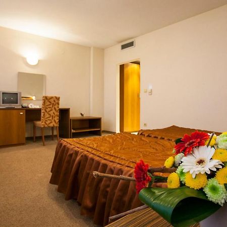 Hotel Intelcoop Plovdiv Buitenkant foto