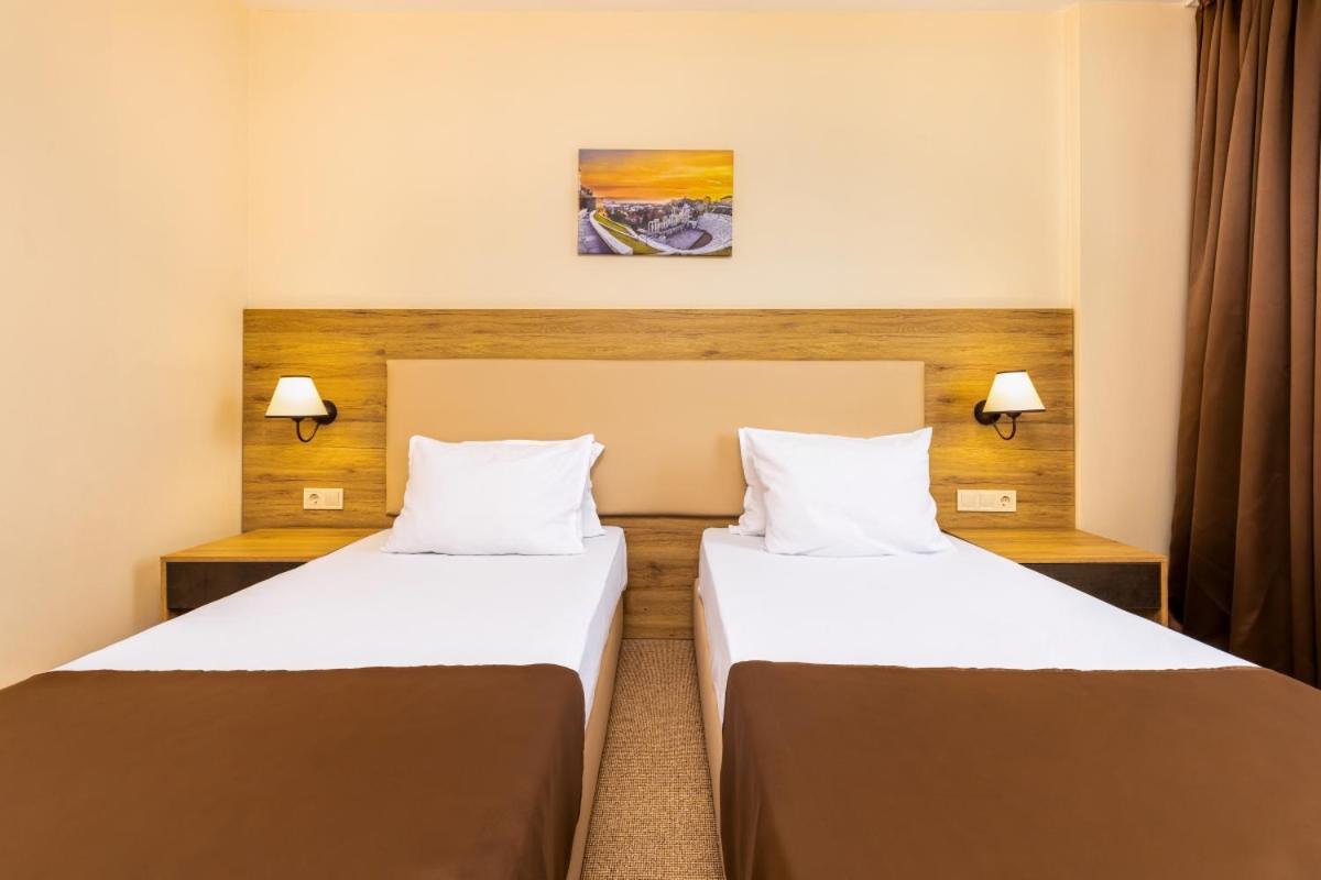 Hotel Intelcoop Plovdiv Buitenkant foto