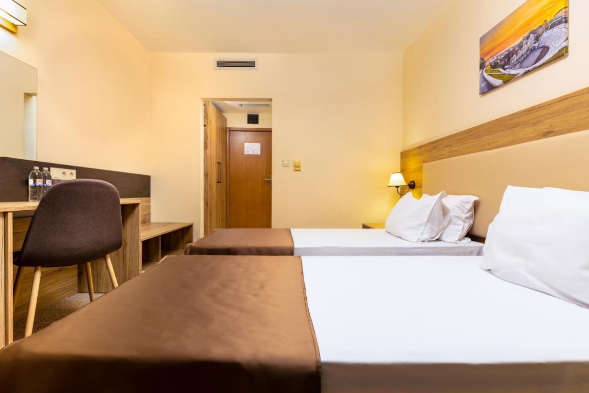Hotel Intelcoop Plovdiv Buitenkant foto